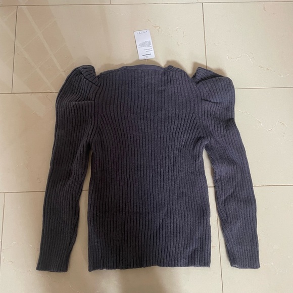 Gray V-Neck Sweater for Women with Puff Sleeve size S - Picture 4 of 5